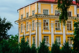 Западно-Казахстанский университет им. М. Утемисова, Высшее, 13-18 лет
