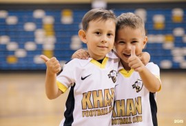 Khan football, С мячом, Футбол