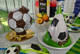 De Sport Club, спортивный клуб, С мячом, Футбол