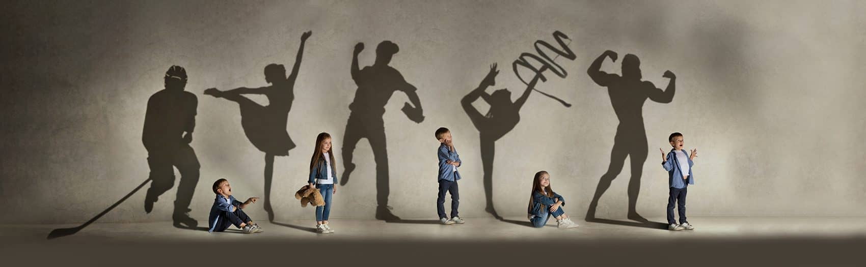 Дерево и утренний туман